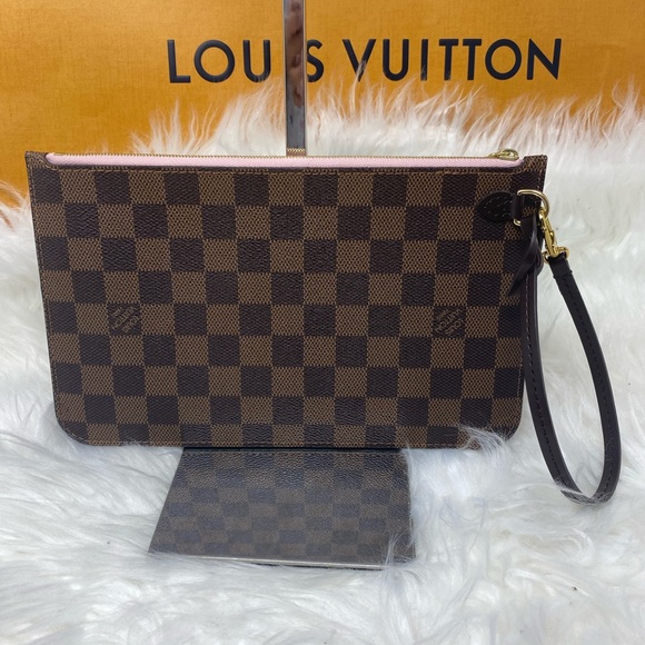 Louis Vuitton Handbags - Authentic Louis Vuitton Neverfull wristlet Mm
